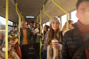 Persone su un autobus