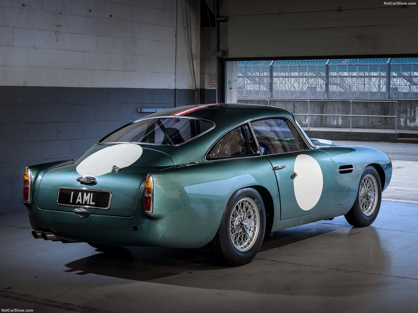 Aston Martin DB4 GT: l'auto degli anni 60 torna in produzione