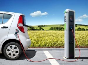 "Per competere con le auto elettriche, il petrolio dovrà scendere sotto i 20 dollari al barile"