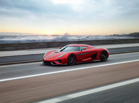 Koenigsegg Regera: da 0 a 400 km/h e viceversa in 13.4 secondi. Nuovo record mondiale