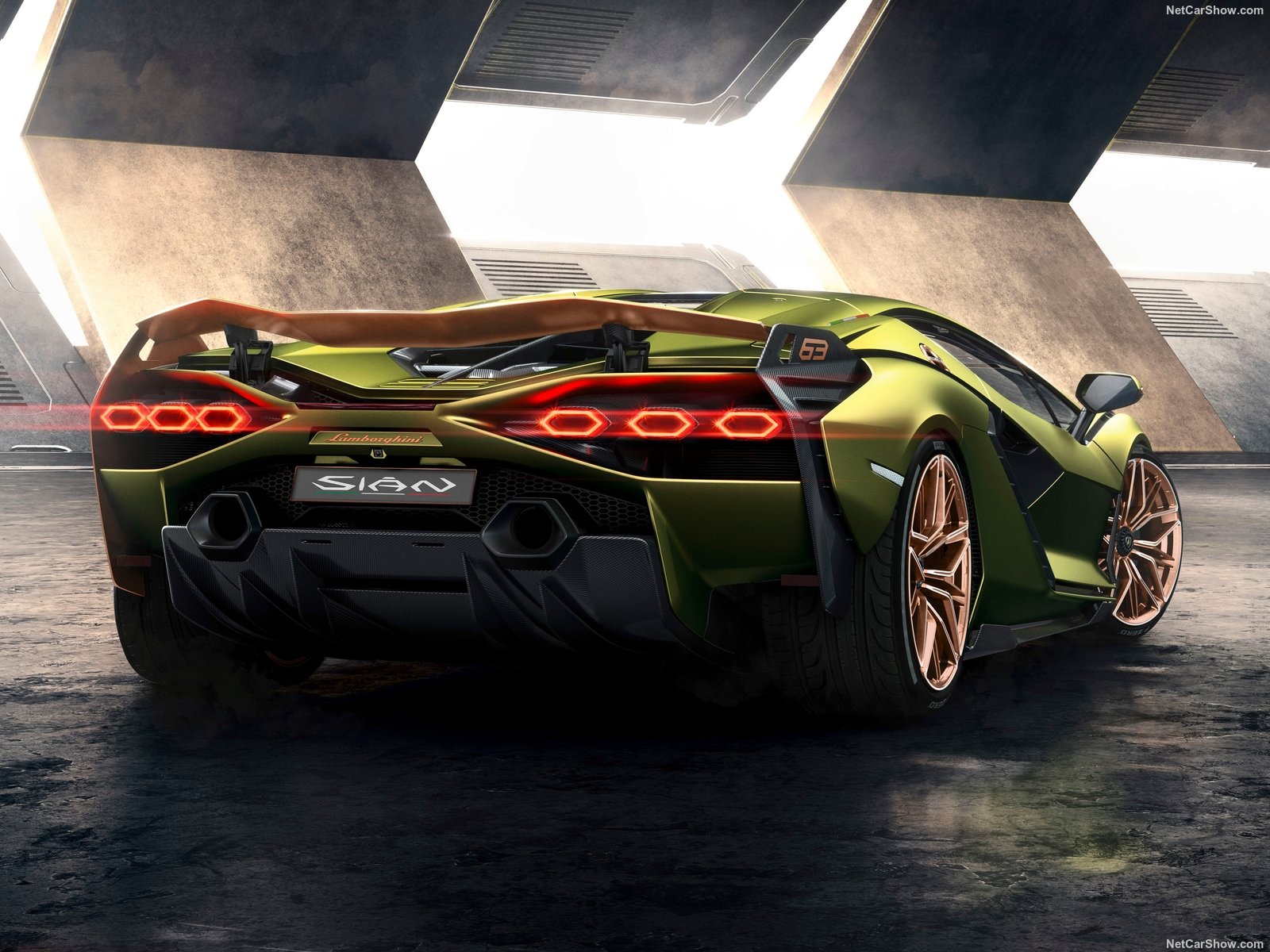 Lamborghini Sian: l'ibrida con V12 e supercondensatore
