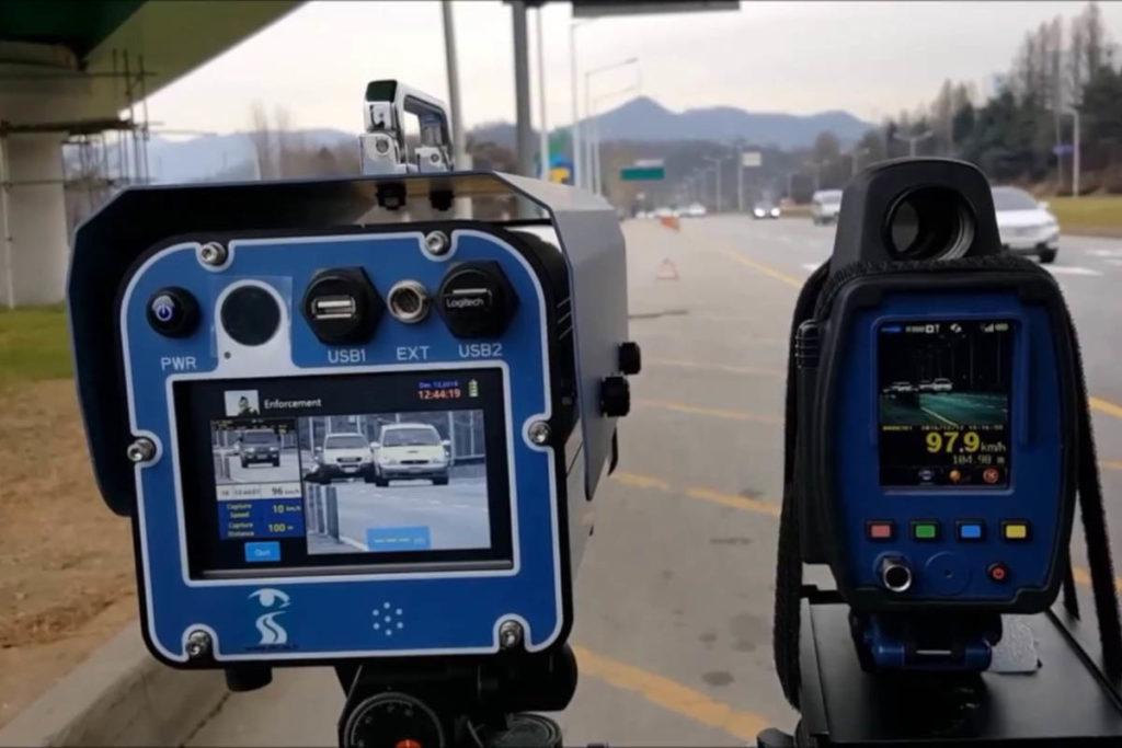 TruCam: l'autovelox che ti multa se guidi senza cintura o con smartphone