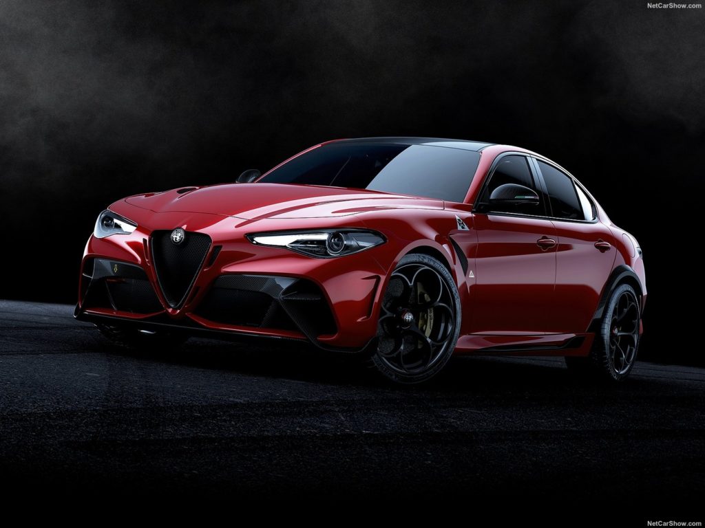 Alfa Romeo Giulia GTA e GTAm: più cavalli, meno peso