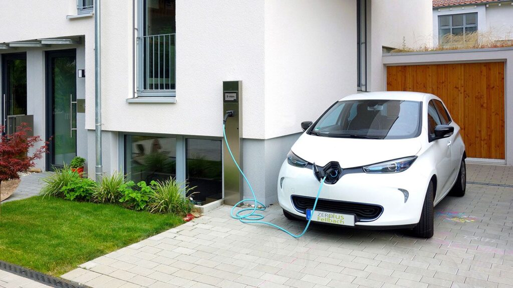 Ricaricare l' auto elettrica a casa con condominio: come fare?