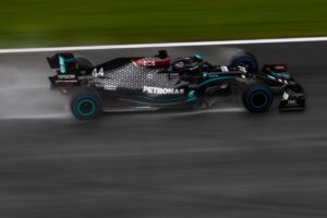 Qualifiche GP di Stiria 2020, Lewis Hamilton in azione con la sua Mercedes
