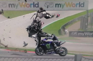 MotoGP, GP Austria: il terribile incidente in cui sono stati miracolati Vinales e Rossi. Il post su Facebook di VR46