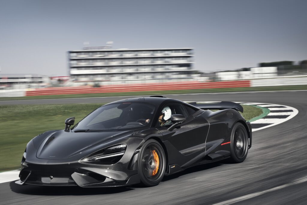 nuova McLaren 765LT