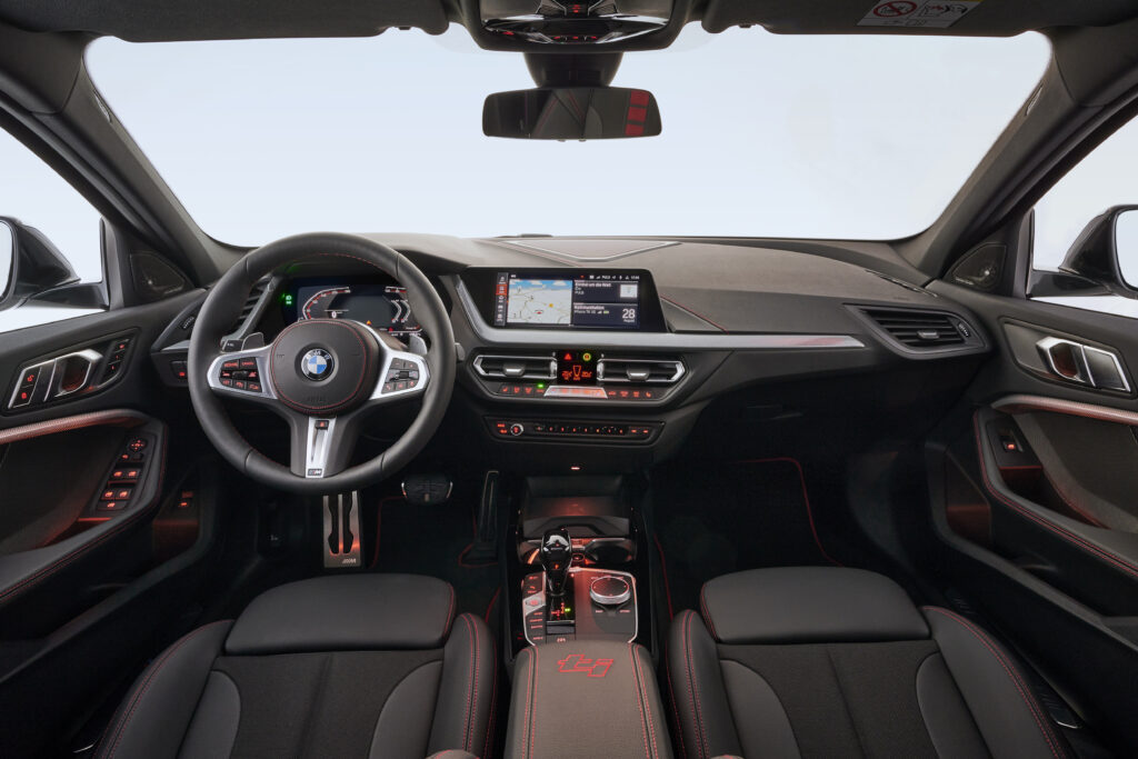 La plancia della BMW 128ti