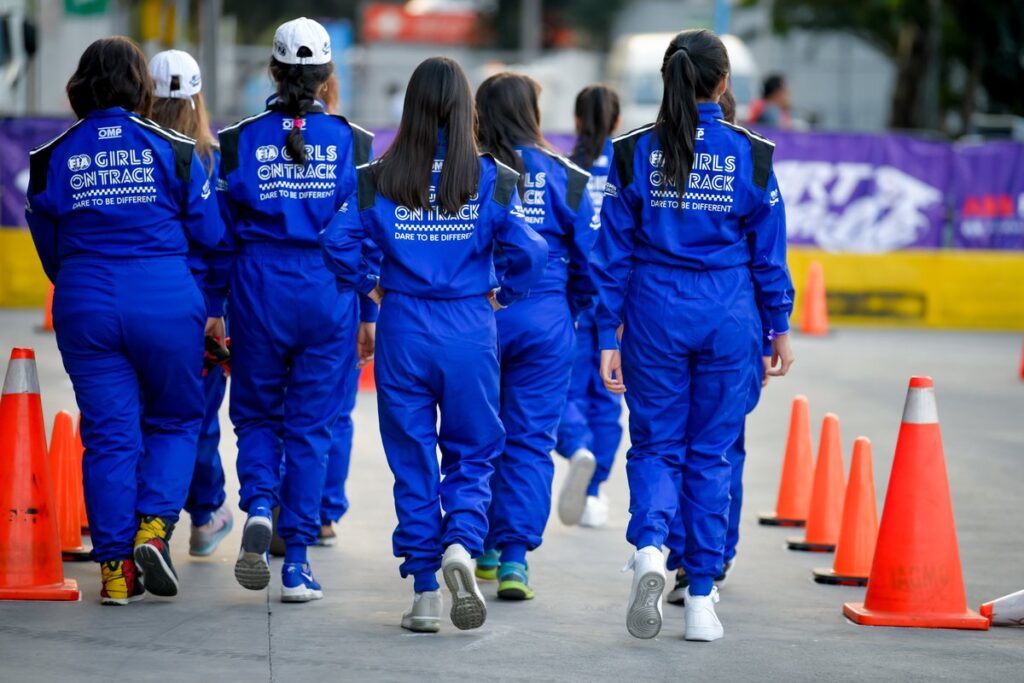 Ferrari e FIA girls on track, l'Academy piloti di Maranello apre alle donne