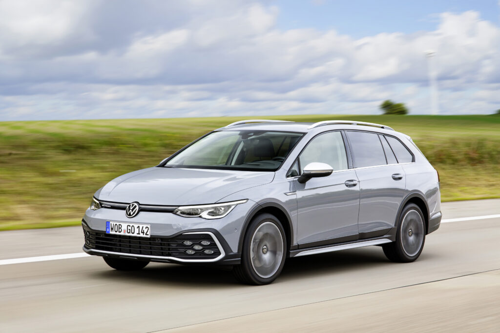 Nuova Volkswagen Golf AllTrack: scheda tecnica e listino prezzi