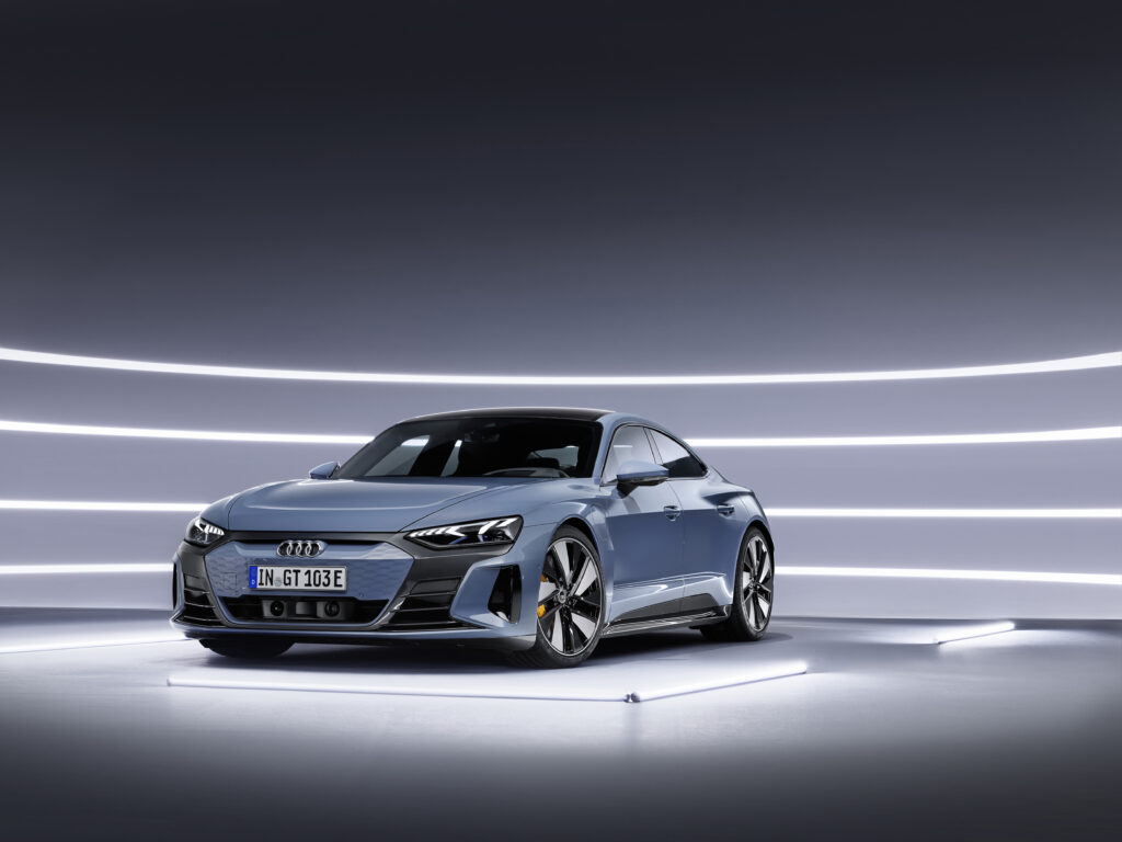 Nuova Audi e-tron GT quattro