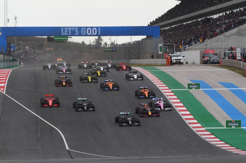 Partenza GP Portogallo sul circuito di Portimao nel 2020