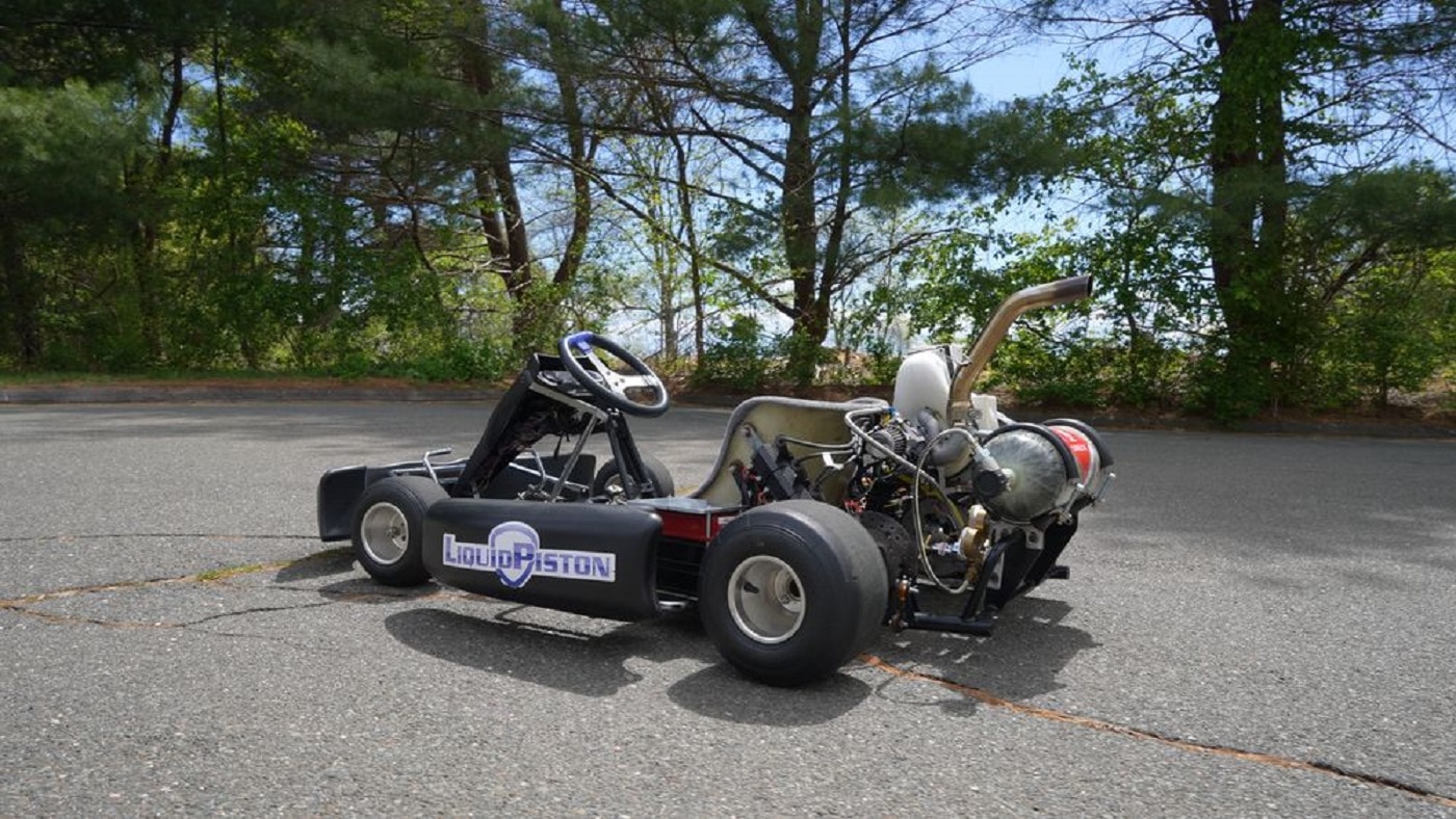 Il Go-Kart alimentato da un piccolo motore rotativo ad idrogeno che pesa 2 chili