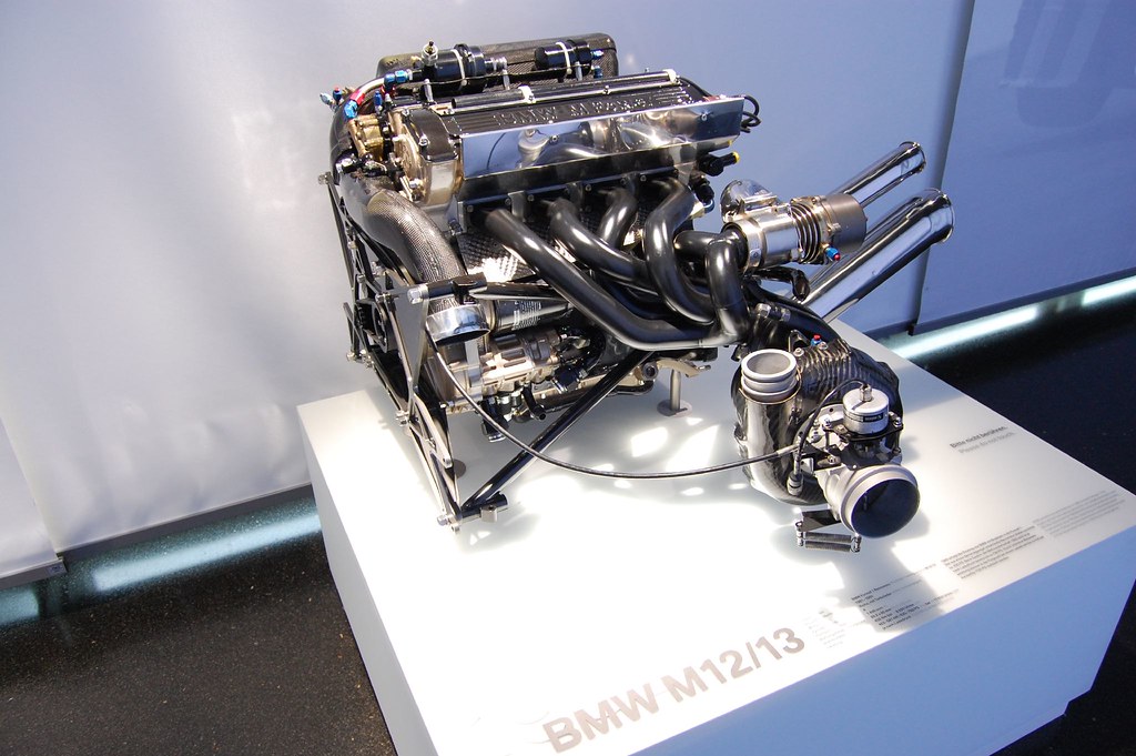 Motore BMW M12/13