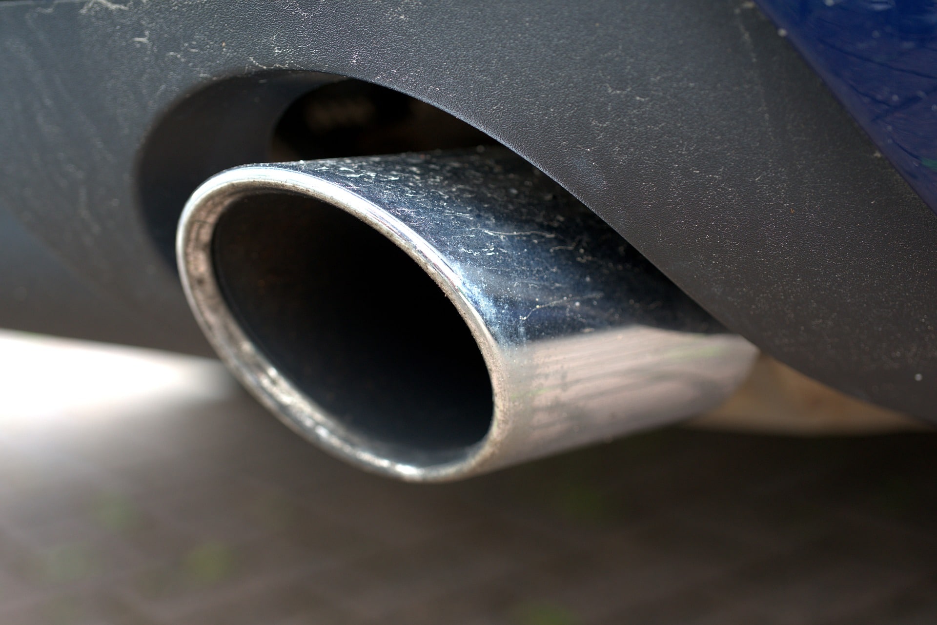 Stop vendite auto benzina e diesel dal 2035: via libera dal Parlamento europeo