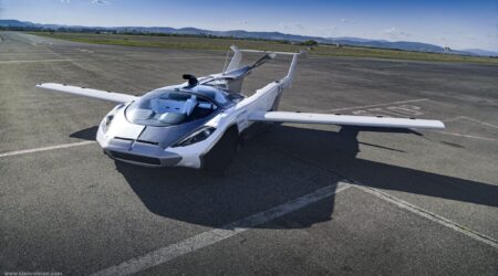 AirCar: l’auto volante con motore BMW ottiene l’attestato di aeronavigabilità, un passo in avanti verso la produzione?