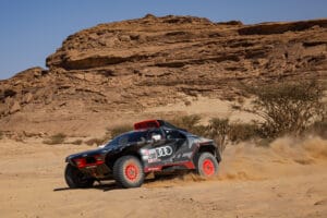Stage 10 Dakar 2022: Price e Peterhansel vincono la tappa, doppietta Audi