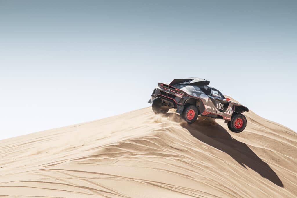 Stage 8 Dakar 2022: Sunderland vince con le Moto, Ekstrom al comando di una doppietta Audi