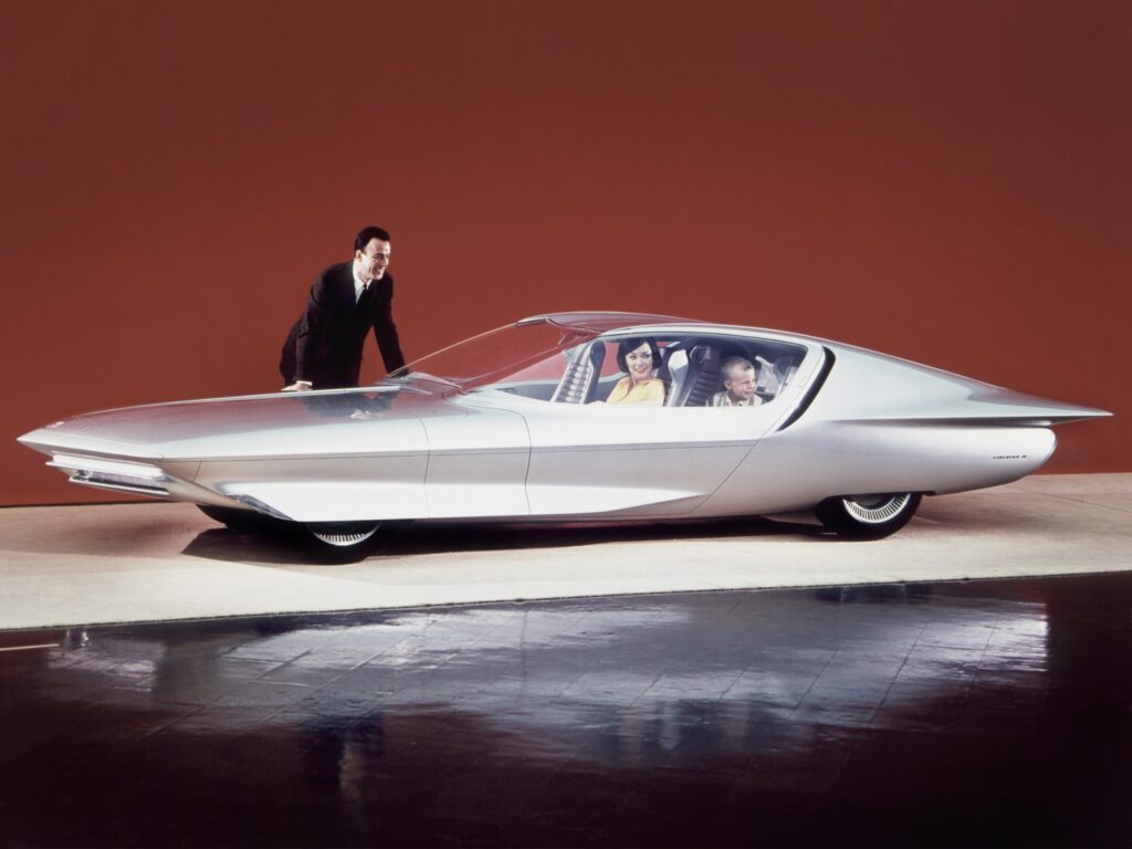 GM Firebird IV: l'auto a guida autonoma degli anni '60 con frigorifero e TV