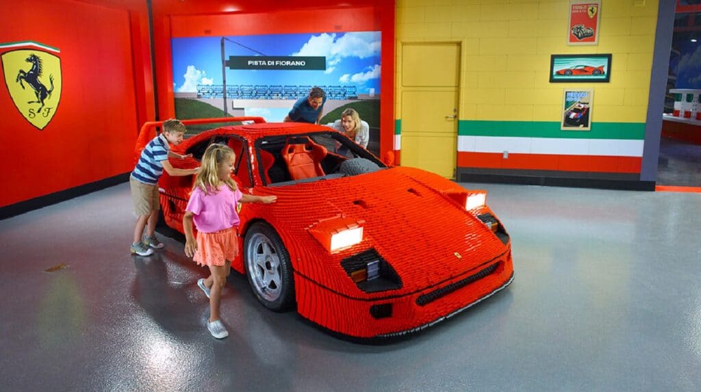 Ferrari F40 in LEGO