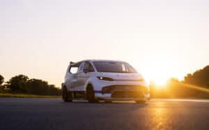 Ford Pro Electric Supervan: 2000 cv di potenza per questo furgone