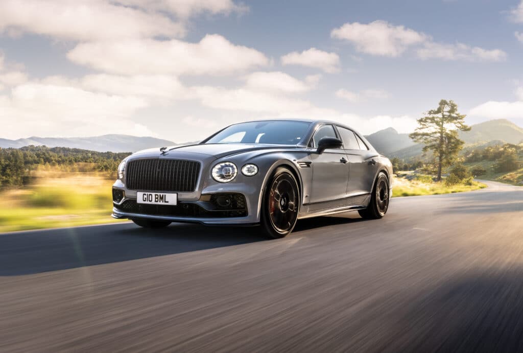 Bentley Flying Spur S: disponibile in versione V6 ibrido e V8