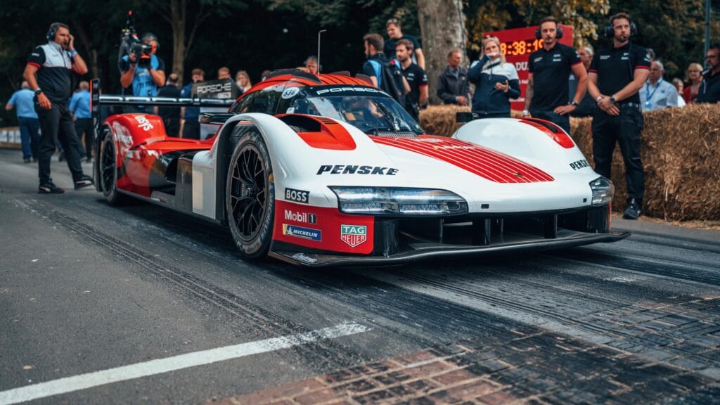 Porsche 963: presentata a Goodwood la vettura per il WEC e IMSA