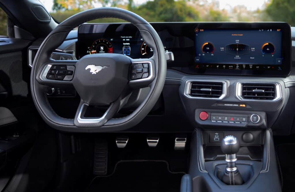 Nuova Ford Mustang GT 2023, interni