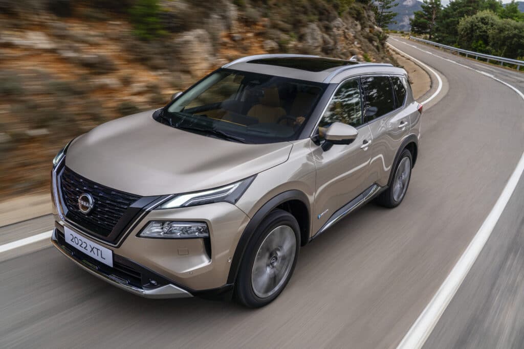 Nuova Nissan X-Trail ibrida: scheda tecnica, listino prezzi e allestimenti