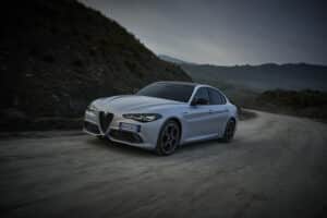 Alfa Romeo Giulia e Stelvio: arriva il restyling 2023 con fari a LED e più tecnologia