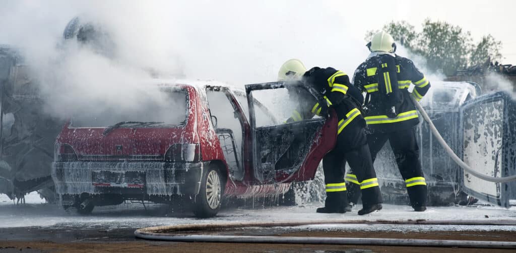 Porsche: ecco il brevetto di un display esterno che dà informazioni ai soccorritori in caso di incendio della batteria