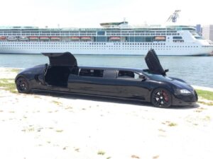 Bugatti Veyron: questa replica in versione limousine è in vendita a 25 mila dollari su Ebay