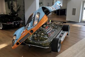 Porsche 917: questo "esemplare" costa 82 mila dollari ed è una pista per auto