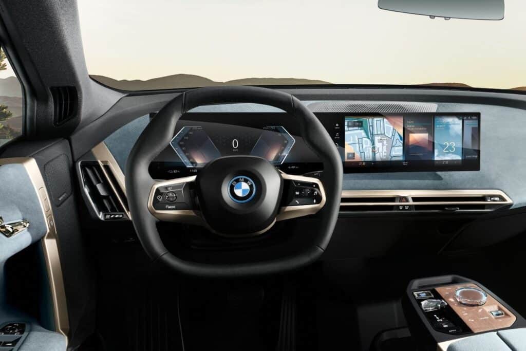 BMW al lavoro per portare la realtà virtuale in auto