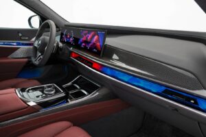 BMW: nuovo brevetto mostra un sistema di illuminazione simile alla Interaction Bar degli interni