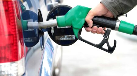 Caro benzina: 8 italiani su 10 preoccupati per l’aumento, solo un quarto cambia le proprie abitudini per risparmiare