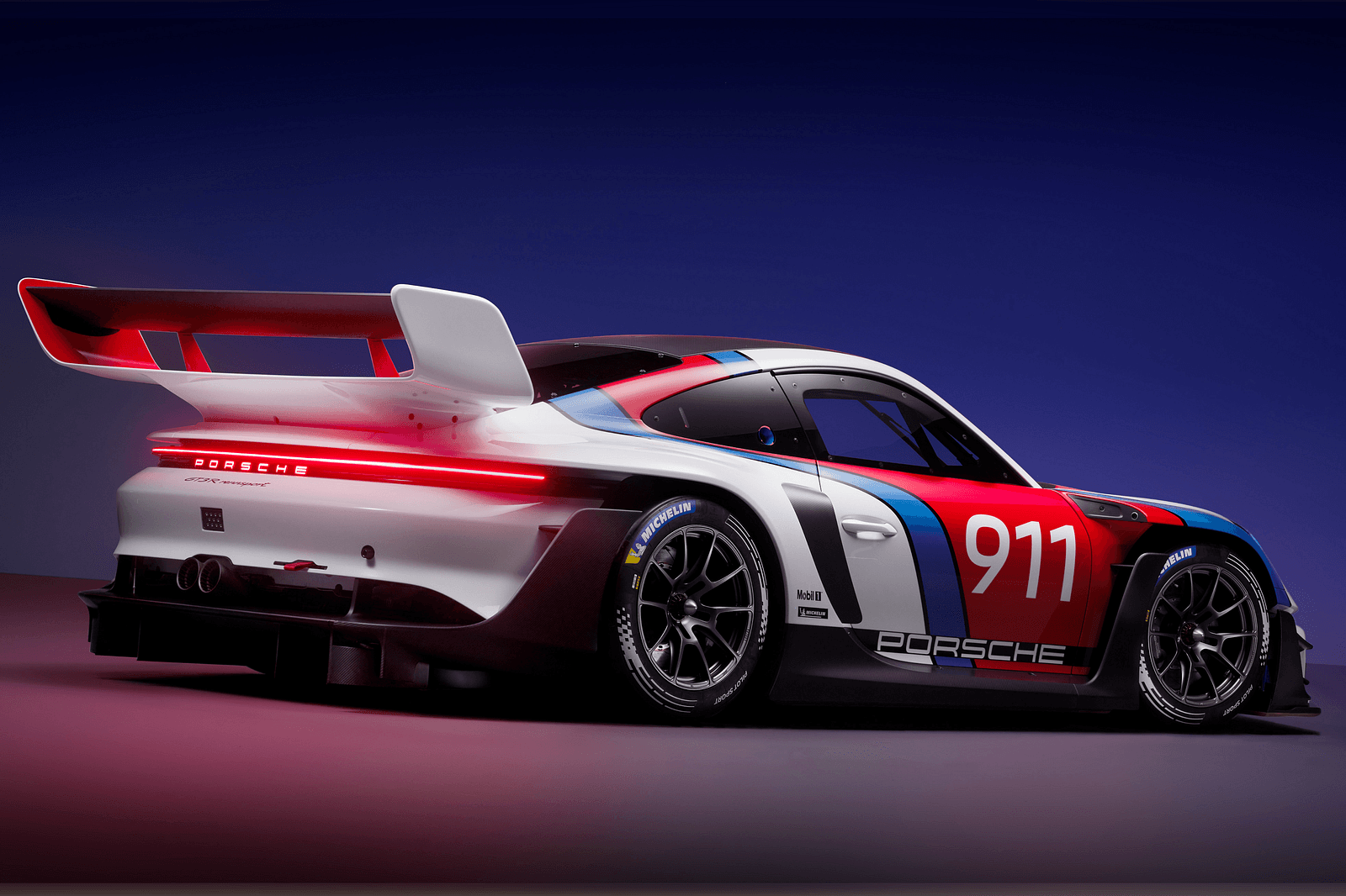 Porsche 911 GT3 R Rennsport: la nuova supercar da pista con oltre 600 CV di potenza