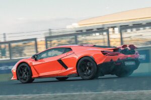 Lamborghini non costruirà supercar elettriche finché non si avrà una certezza sui combustibili sintetici