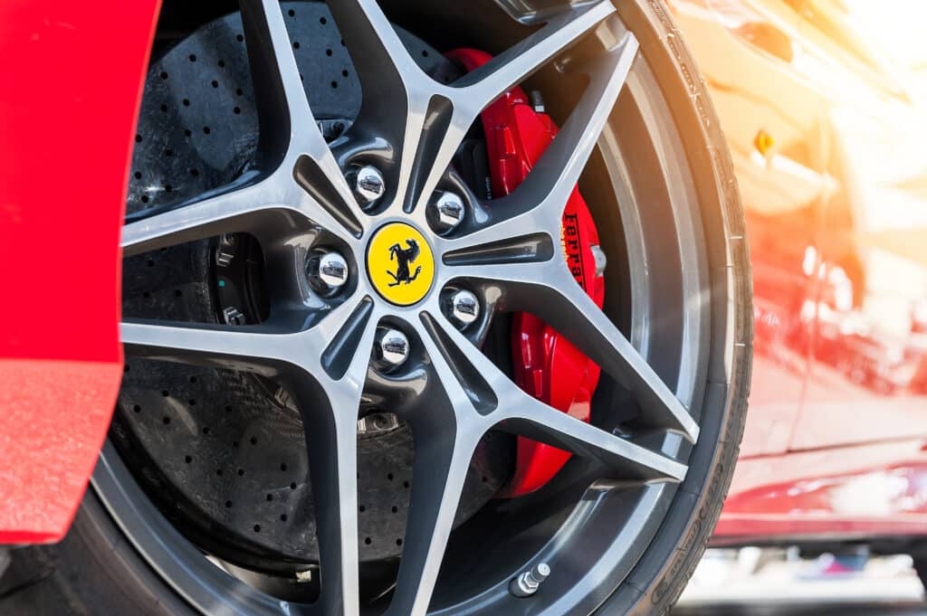 Ferrari: i modelli elettrici avranno motori individuali per ogni ruota