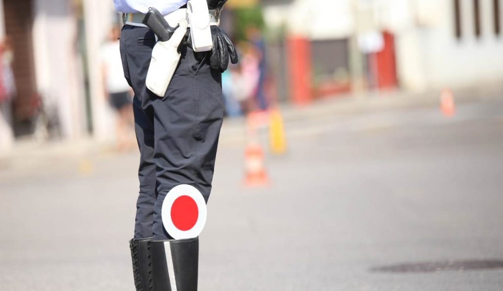 Polizziotto in strada