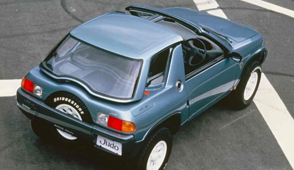 Retro della Nissan Judo