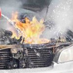 Auto in fiamme (Depositphotos foto)