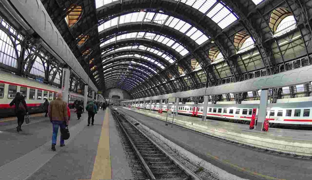 Illustrazione della stazione di Milano Centrale (Pixabay)