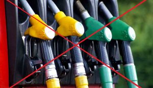 Stop alle auto diesel e benzina (Pixabay)