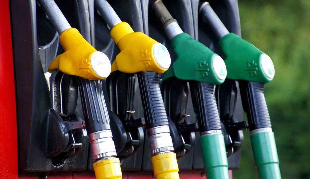 Emergenza Carburanti rincari Natale benzina diesel