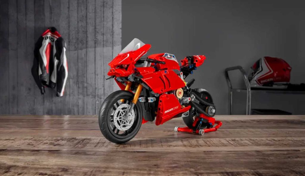 La nuova Ducati Panigale V4 R