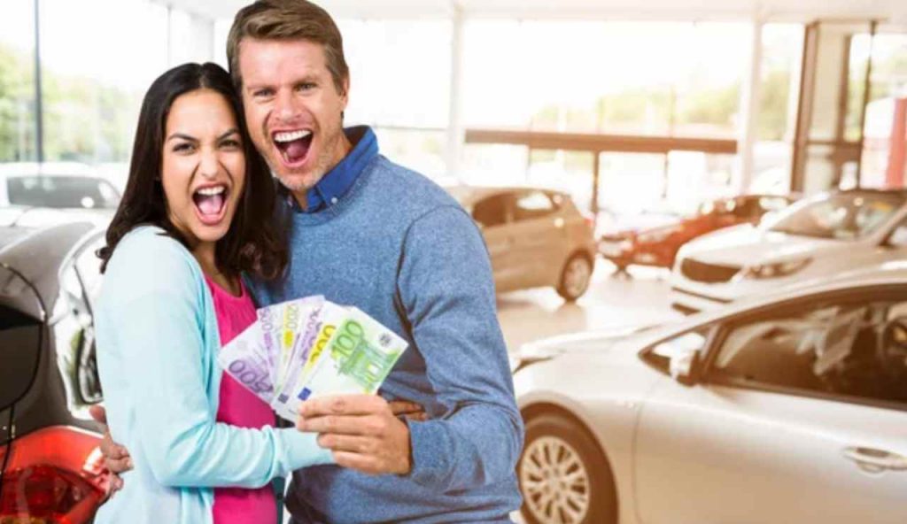 Risparmio auto e felicità (Depositphotos foto)